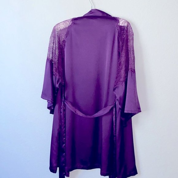Like New Victoria Secret Xs/Small Robe and S Slip Lace Satin Purple - Picture 5 of 11
